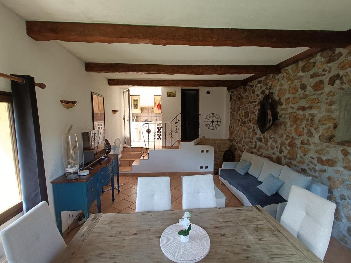 Appartement Privatise Dans Maison Utelle Exterior photo